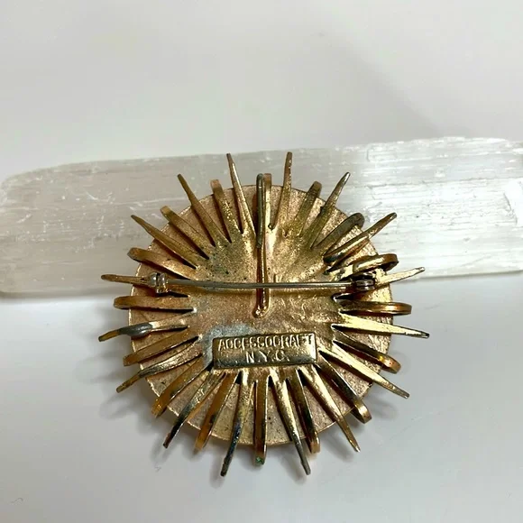 Accessocraft NYC Vintage Brooch/Pin Pendent Gold Tone Enameled Red and Green - Picture 4 of 6